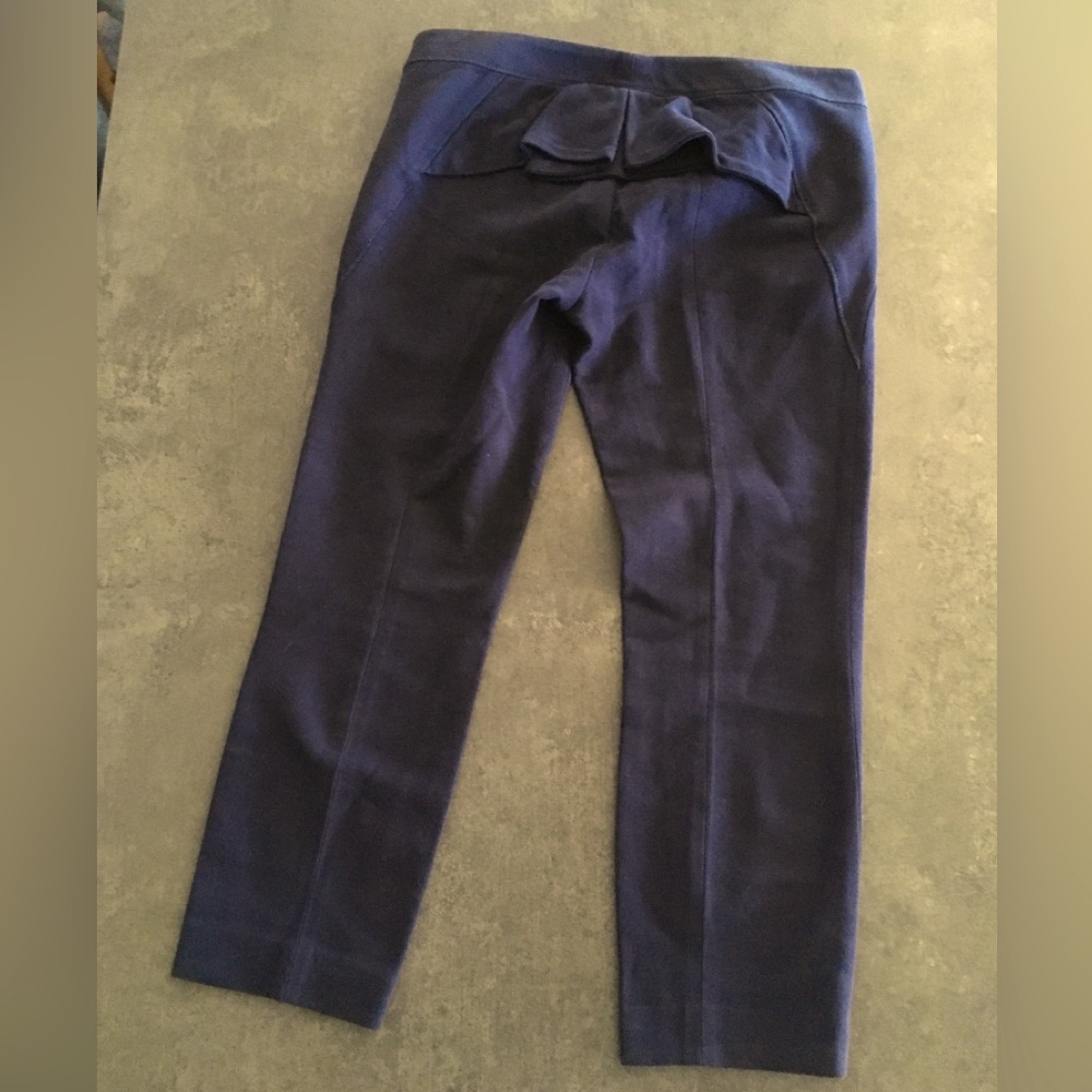 Dsquared cropped pant made in Italy accent fringe on rear. Euro 42 (S) woman’s